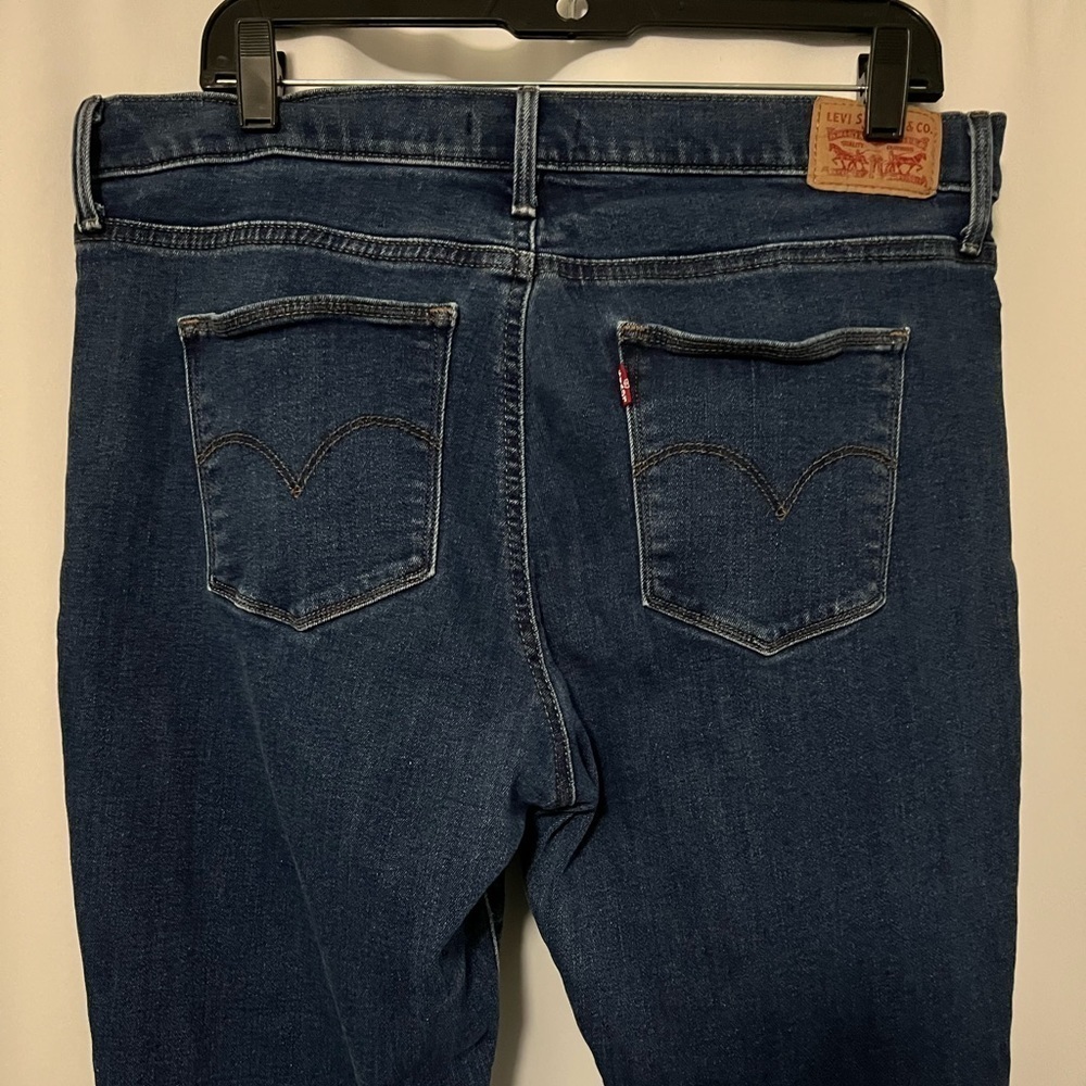 Levi’s Slimming Skinny Jeans Size 33 - Picture 4 of 6
